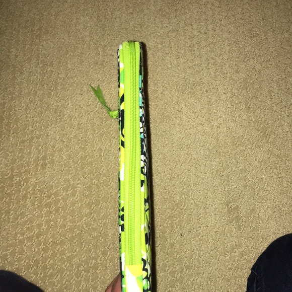 Vera Bradley IPad holder - Picture 2 of 2
